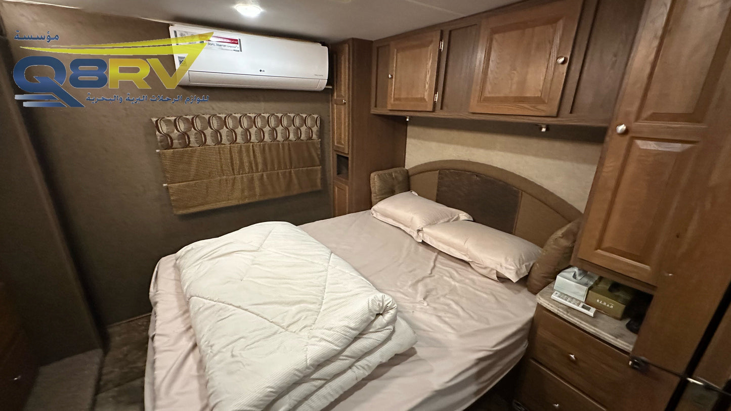 2016 Coachman Leprechaun 32BH