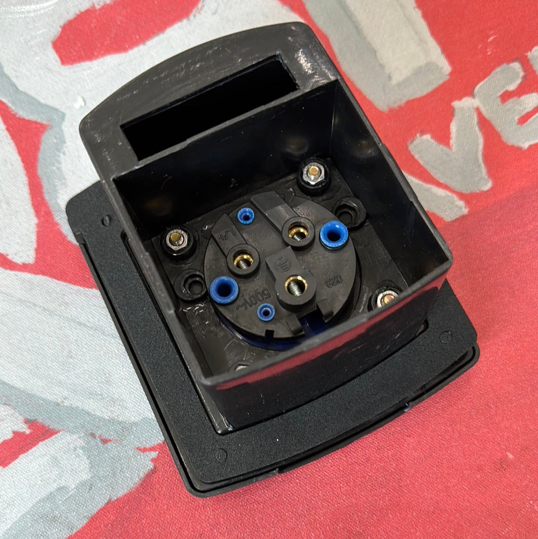 Electric socket 32A Black مدخل كهرباء