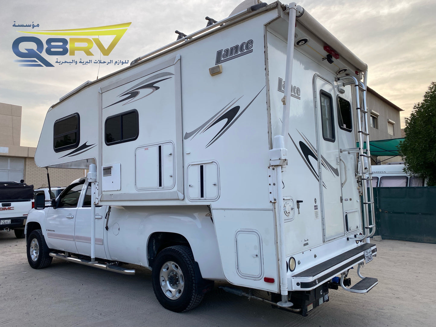 2008 Lance 992 ok