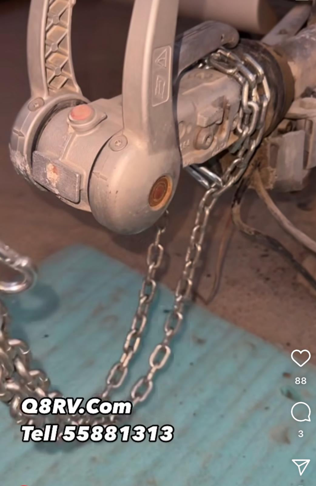 Trail chain and hook سلسلة
