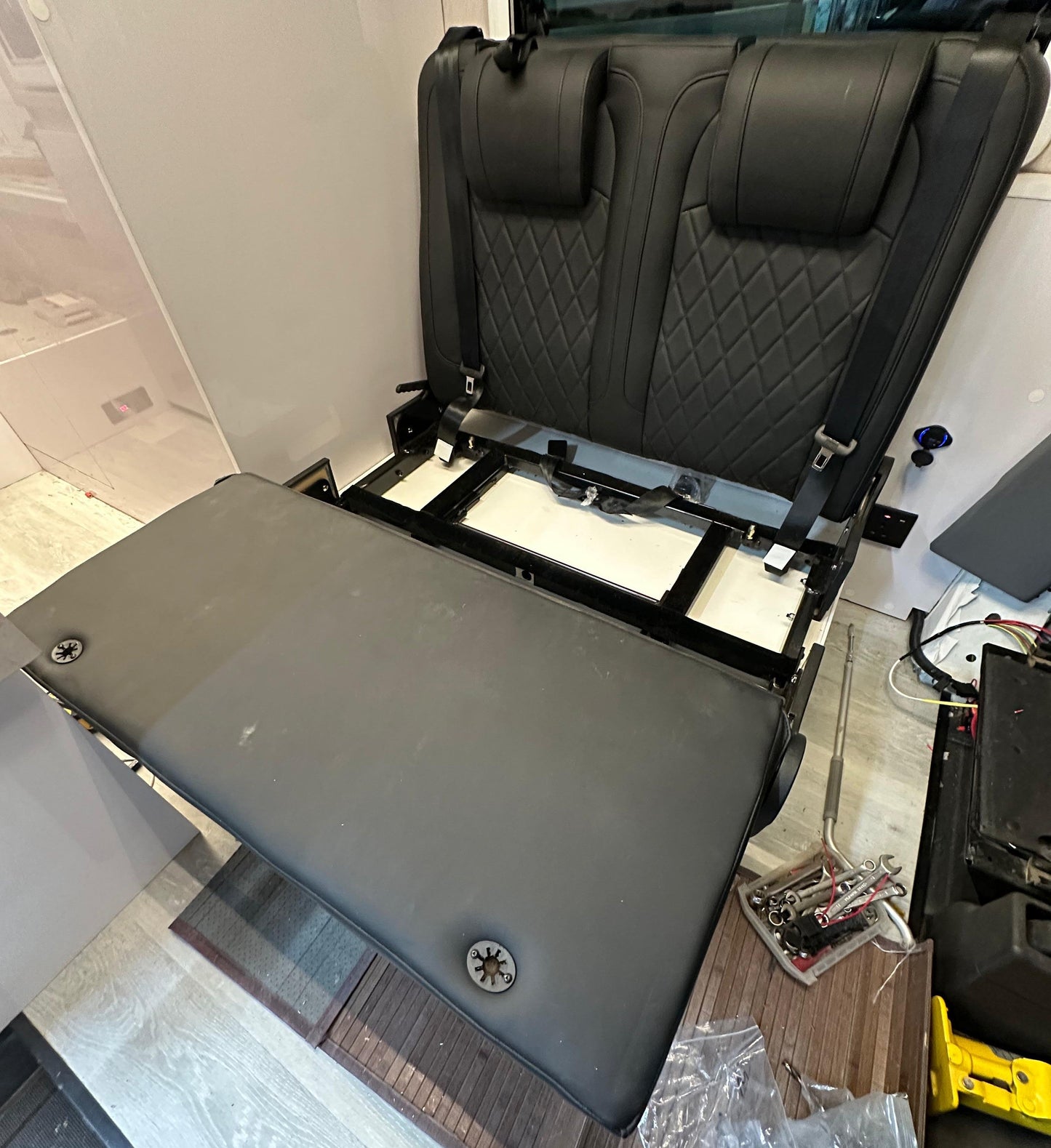 Sofa seat مقعدمتحرك