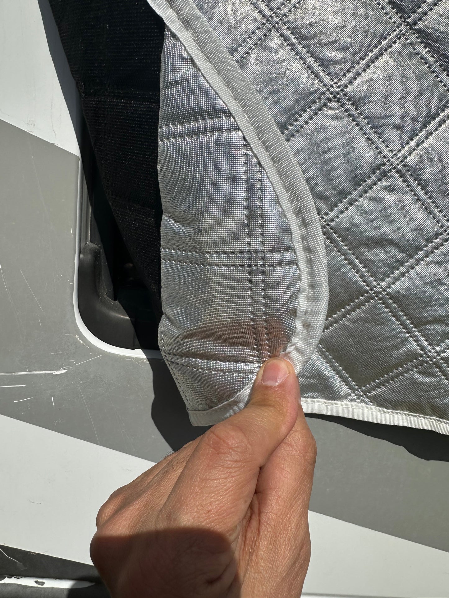 Windshield Cover Class C غطاء عازل