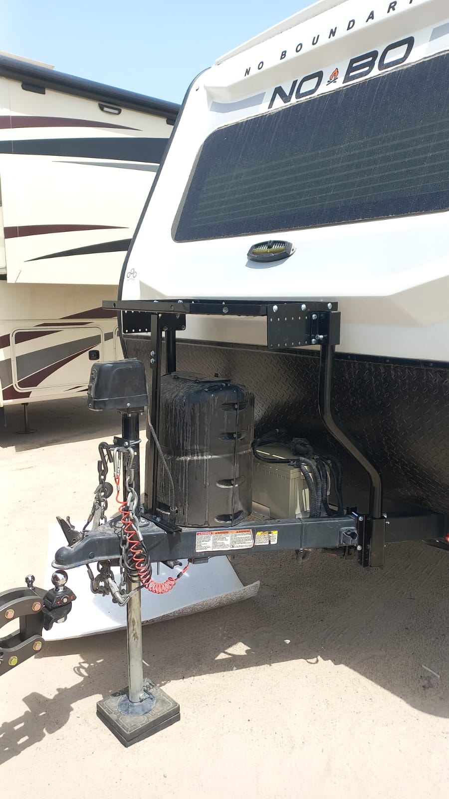 Adjustable trailer tray قاعدة المولد