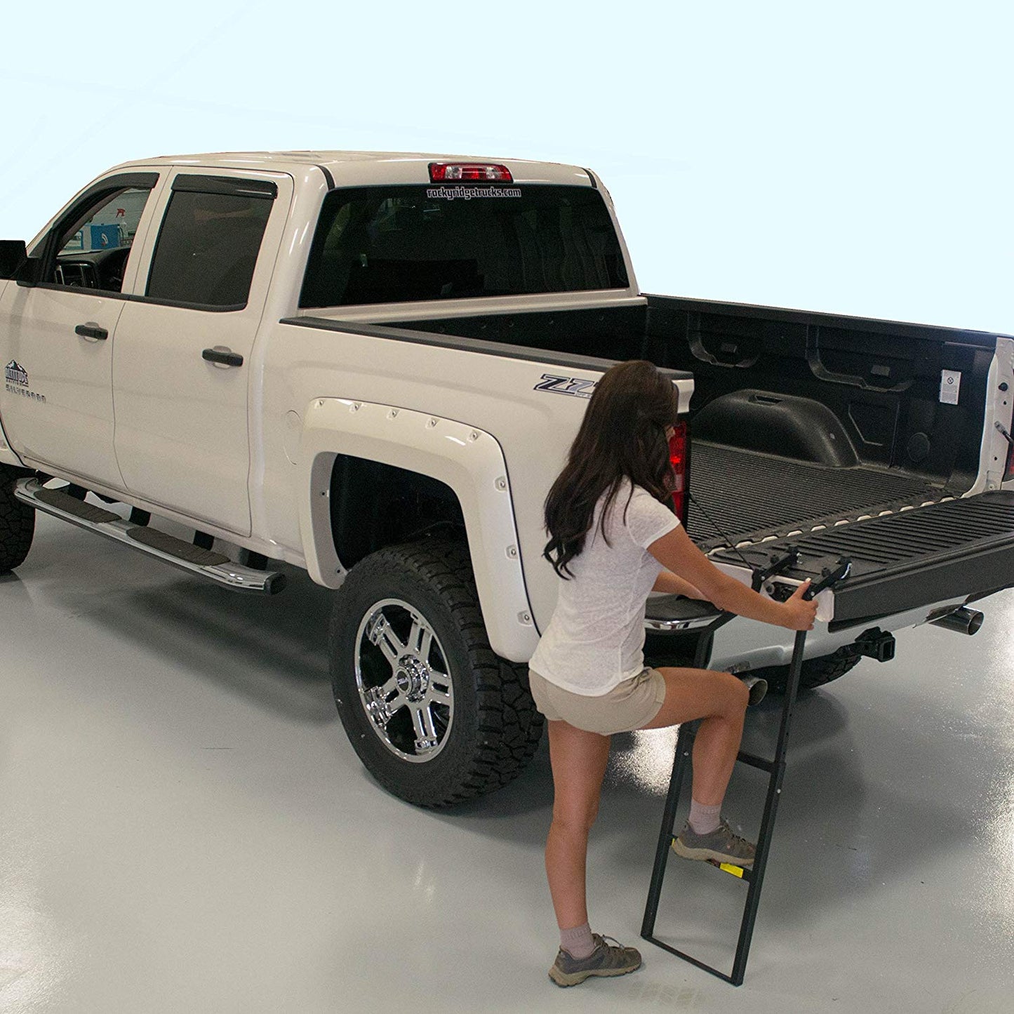 Tailgate Ladder سلم حوض الوانيت