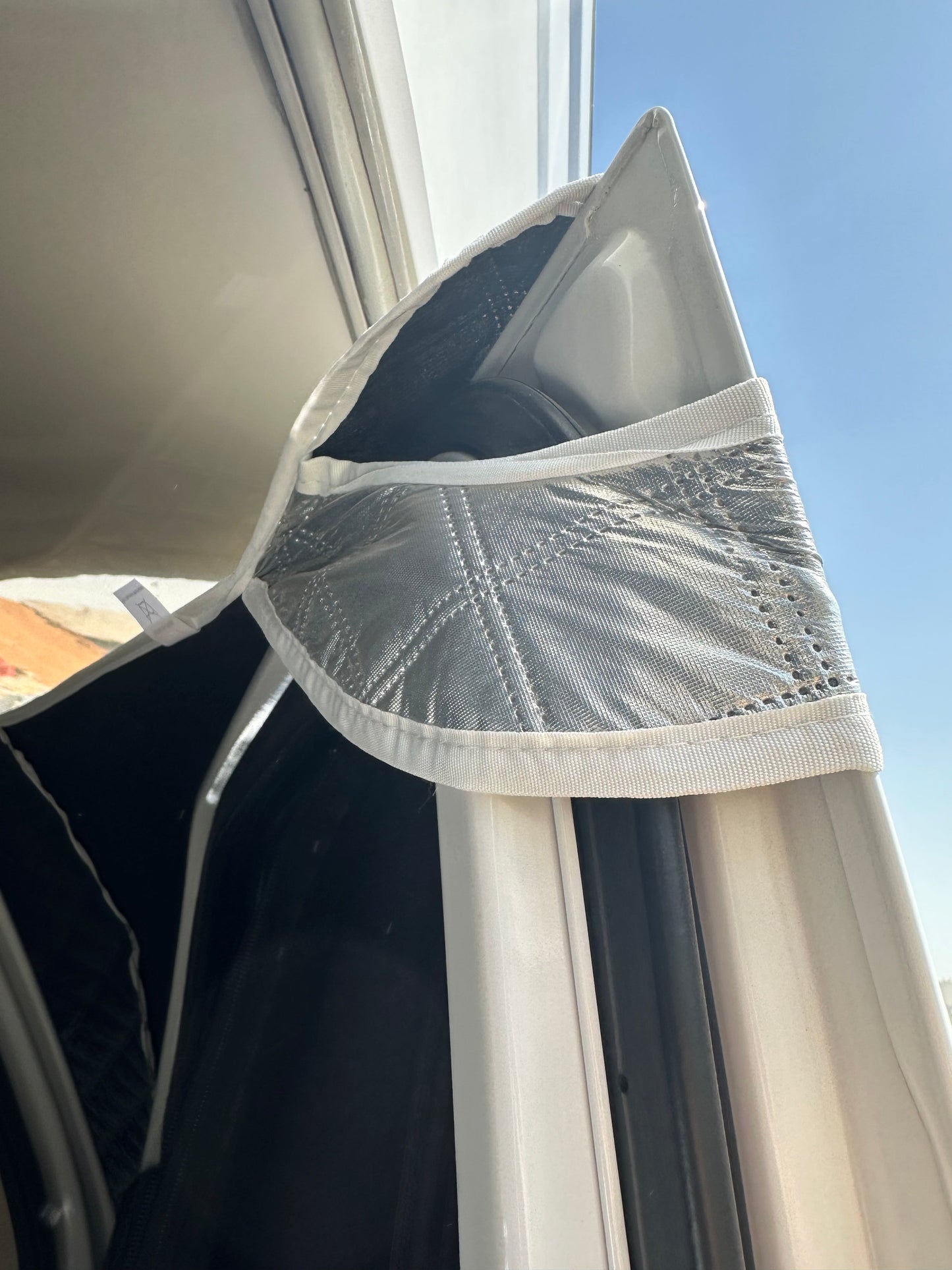 Windshield Cover Class C غطاء عازل