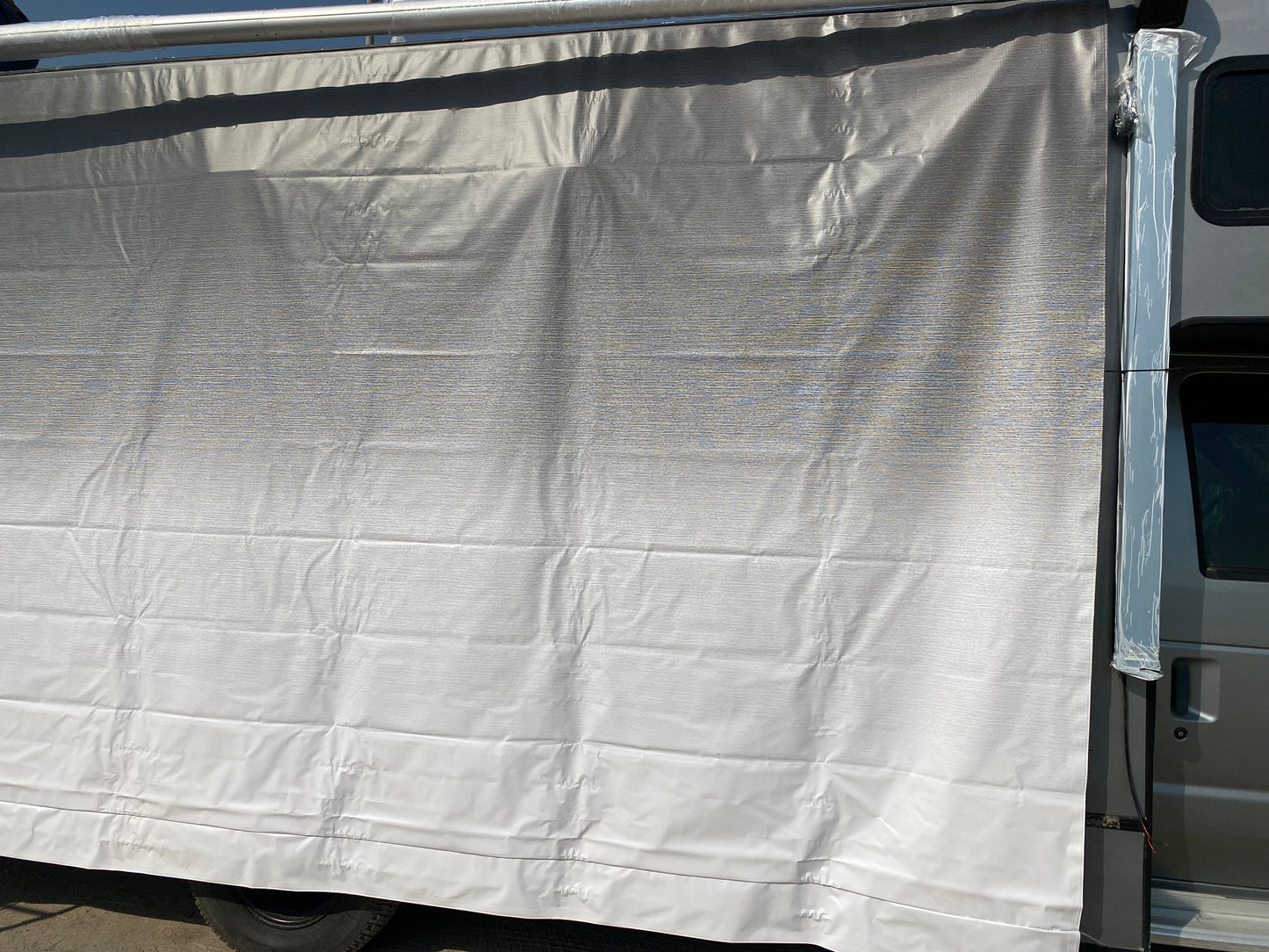 12 Volt Caravan Awning American مظلة كرفان امريكة اتماتك