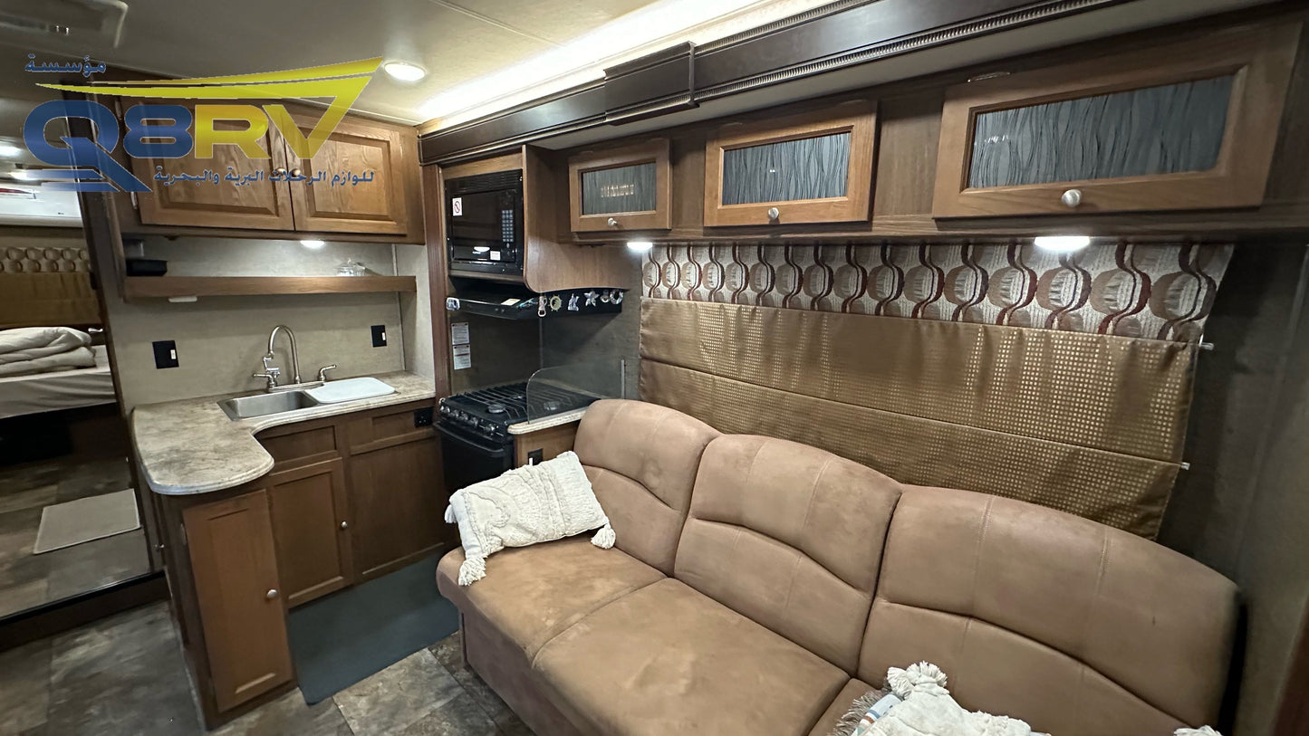 2016 Coachman Leprechaun 32BH