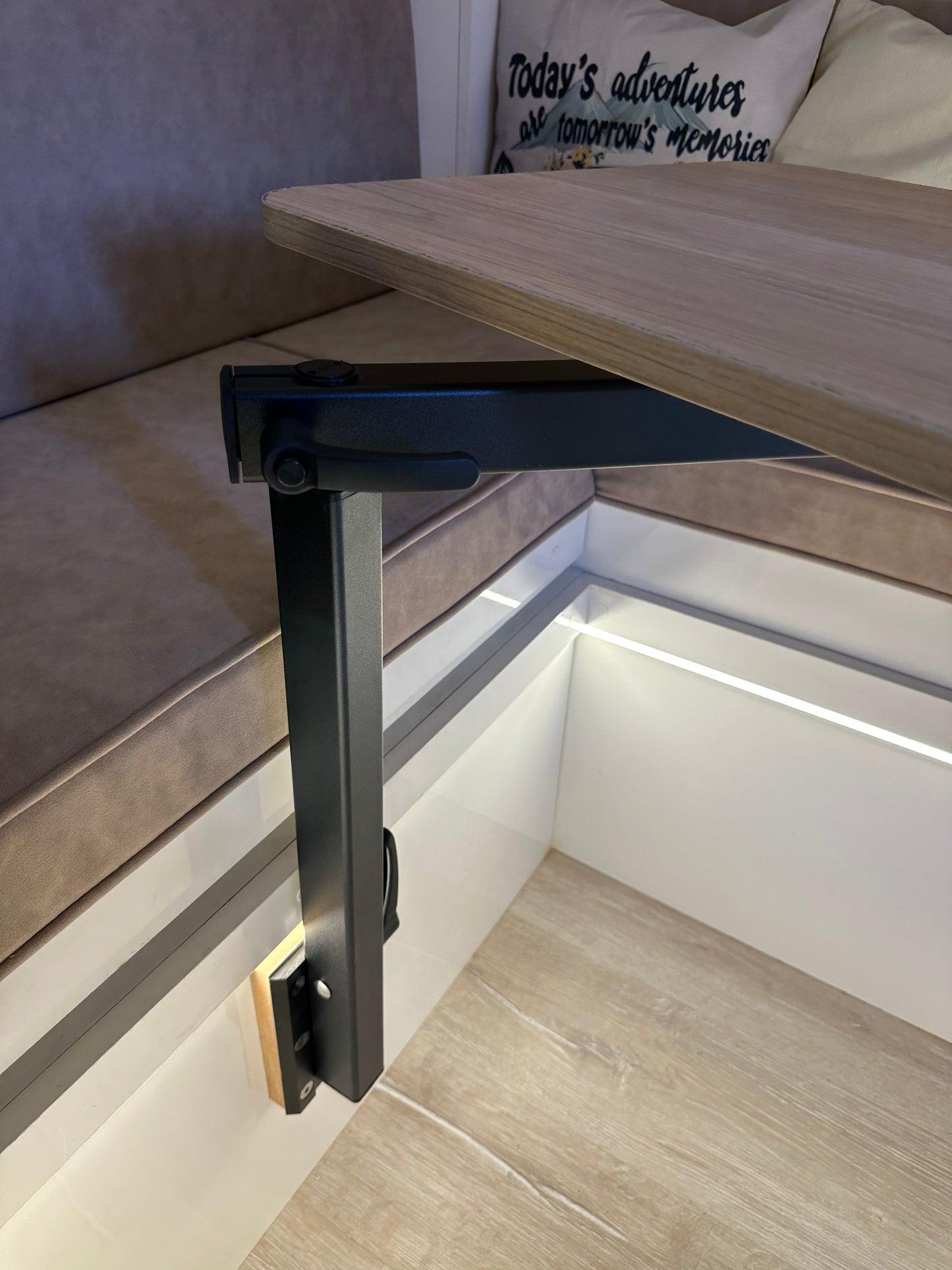 Folding Table Leg BLACK قاعدة الطاولة