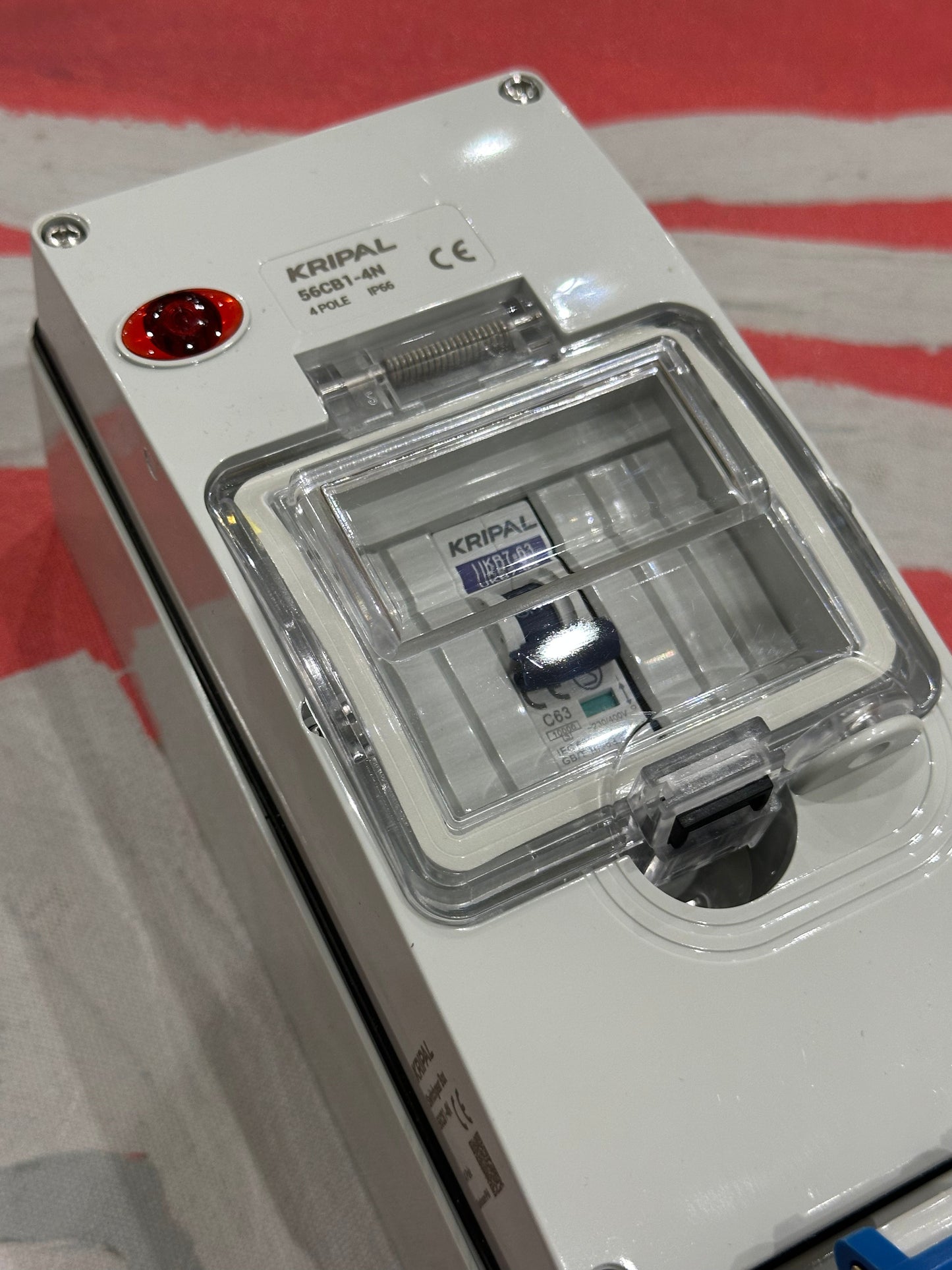 16 Amps Electric Outlet with breaker مخرج كهرباء
