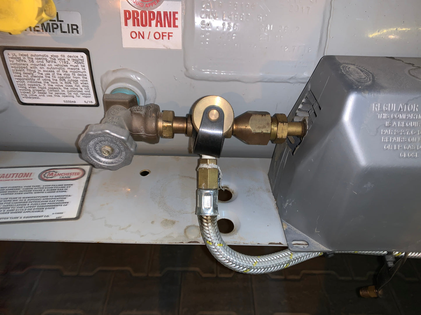 Gas Tee Adapter وصلة غاز إضافي للموترهوم