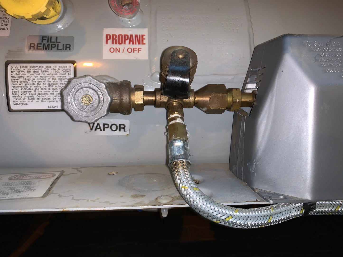 Gas Tee Adapter وصلة غاز إضافي للموترهوم