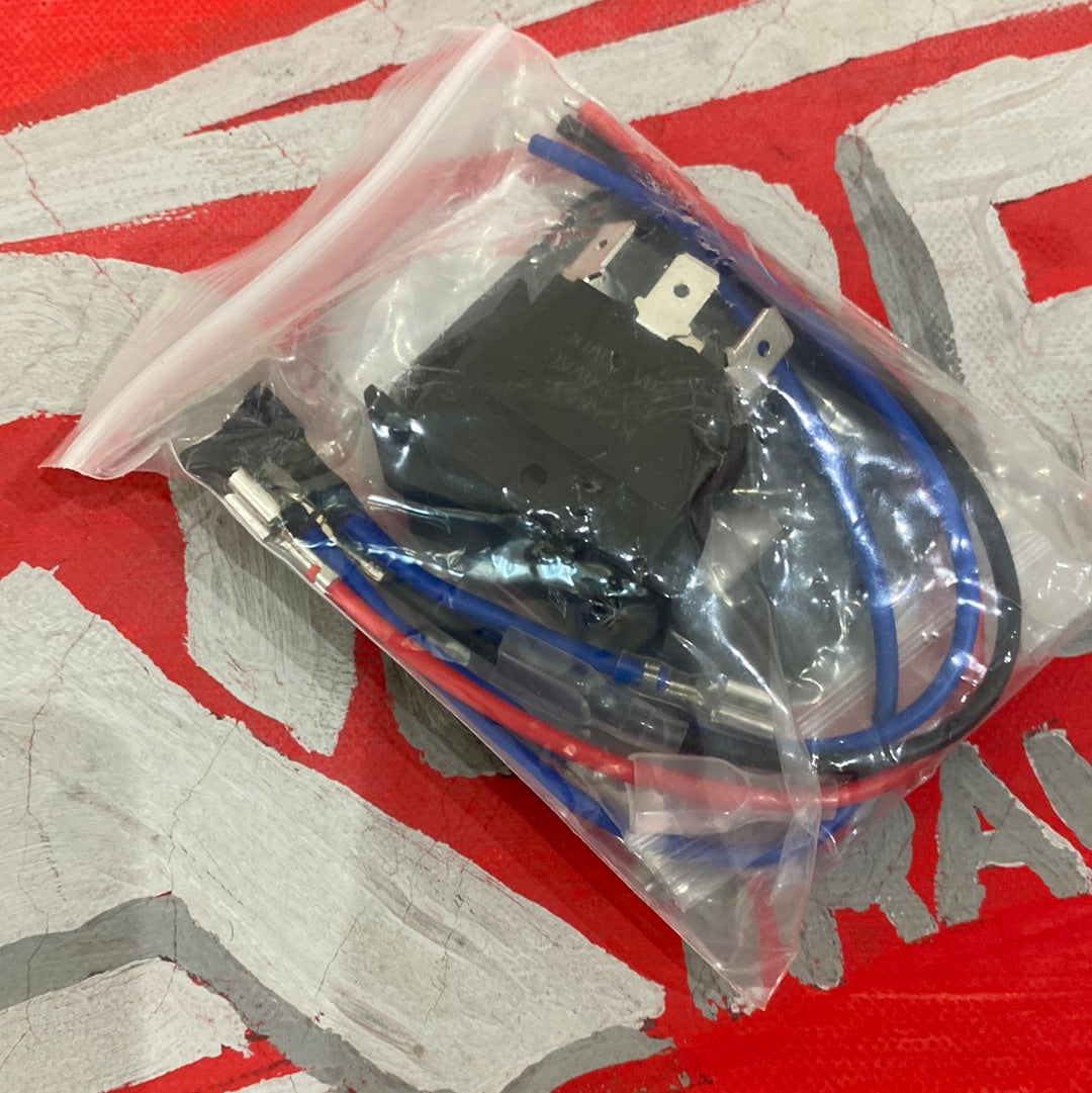 Reverse Switch 6 Pin 20A 12V DC سويج الجيك