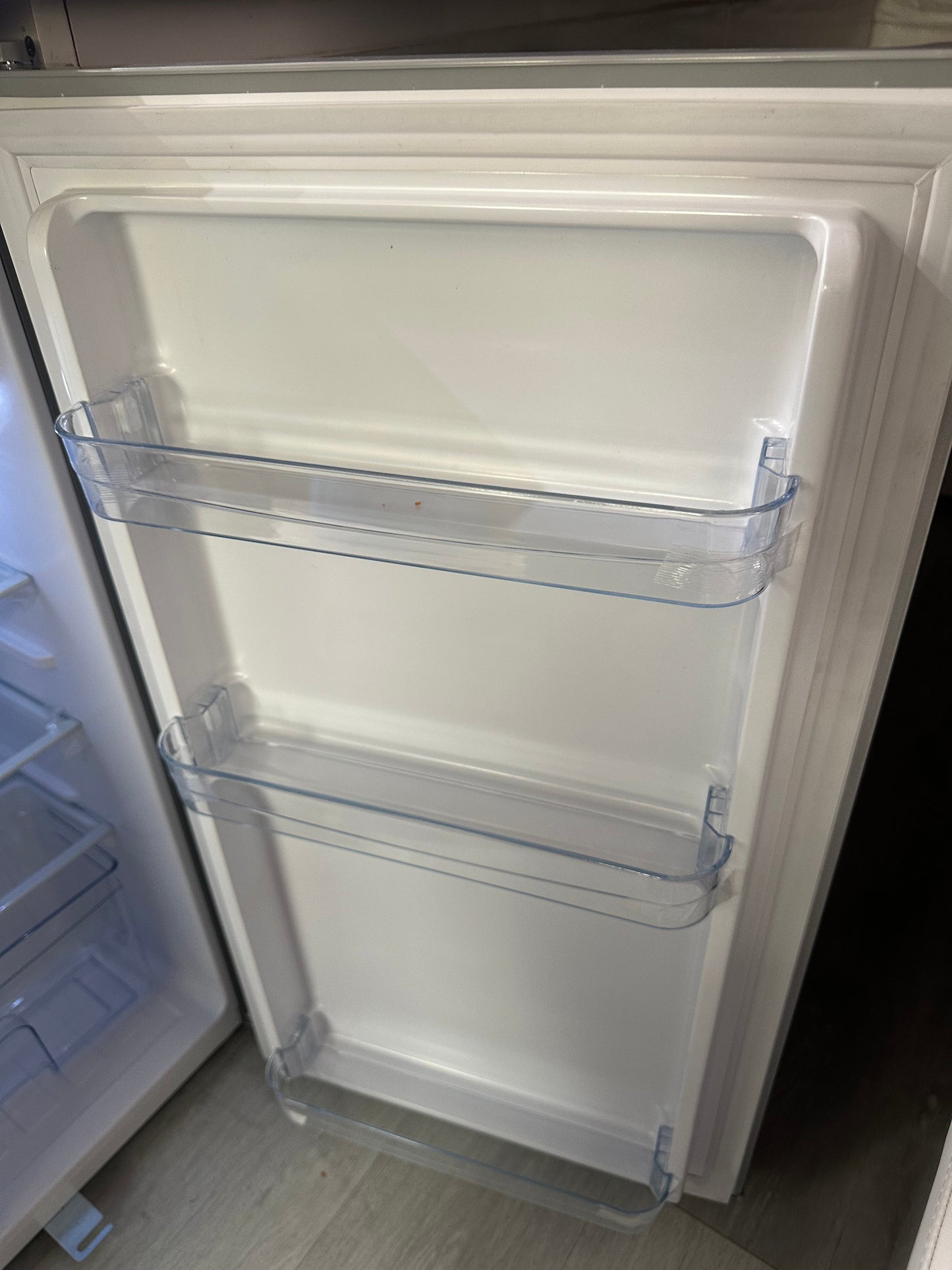 12 Volt DC Refrigerator 90 Liter ثلاجة