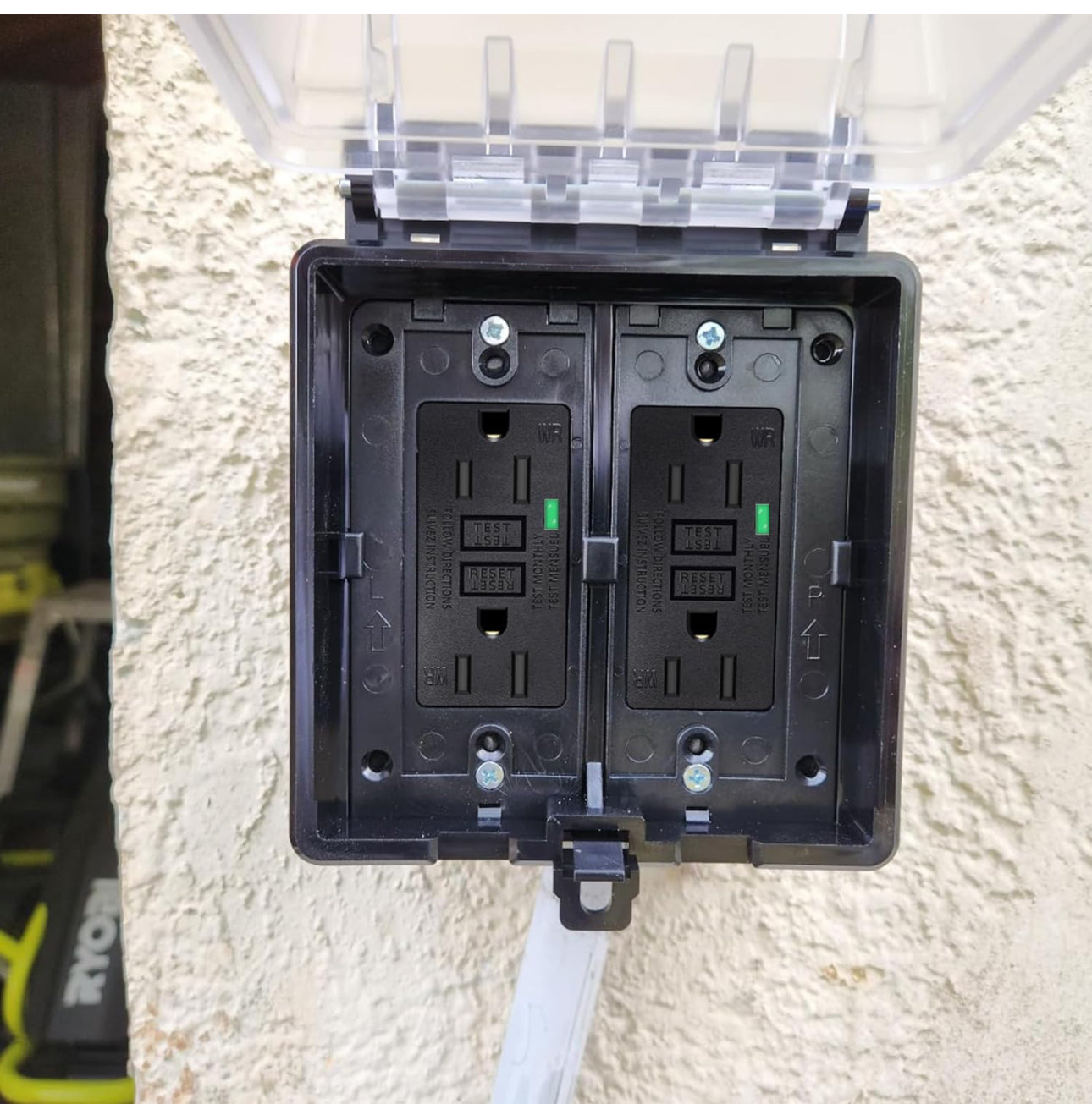 120 V Outlet GFI Black  مخرج كهرباء أوتوماتيك