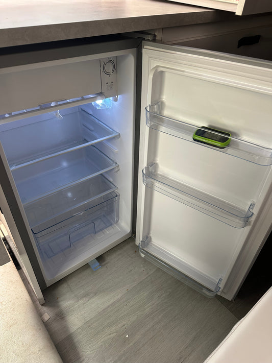 12 Volt DC Refrigerator 90 Liter ثلاجة