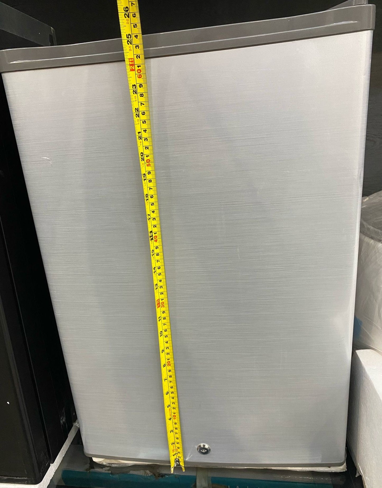 12 Volt DC Refrigerator 70 Liter ثلاجة